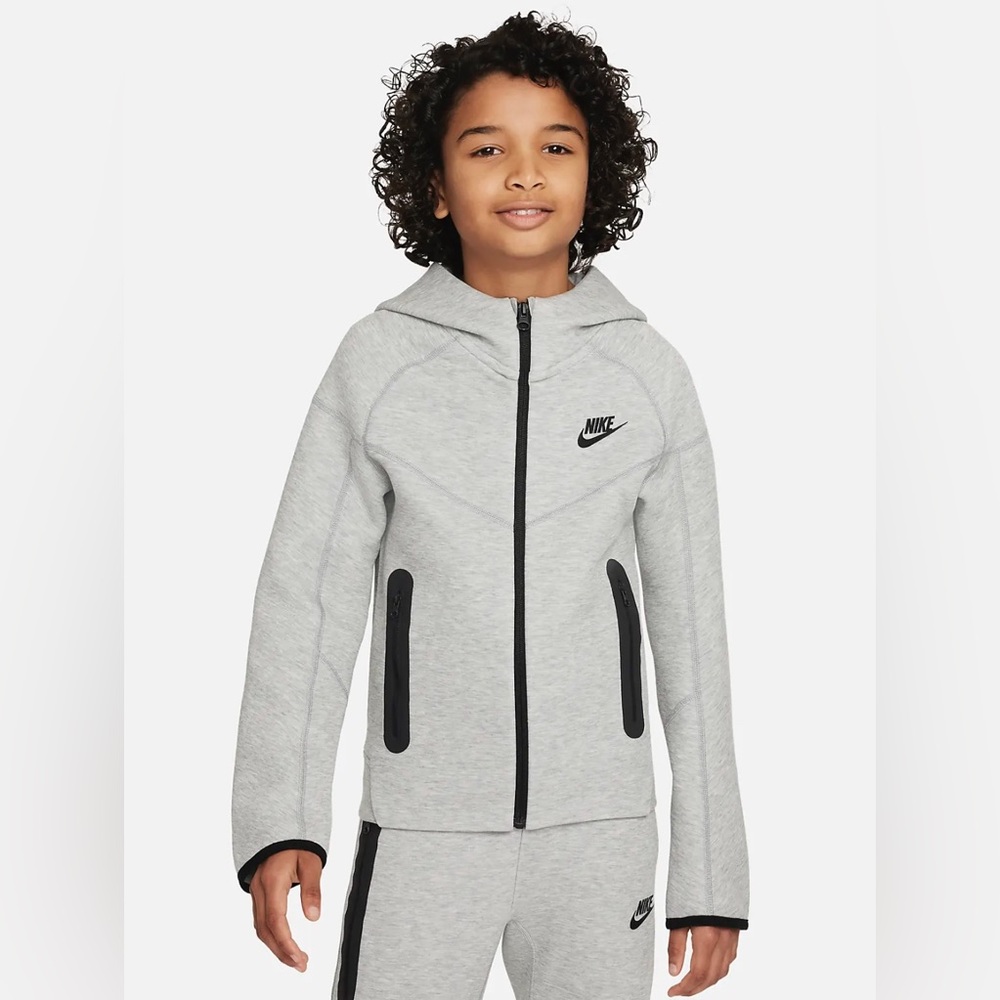 Grey Nike Tech Suit Size Boys Medium
